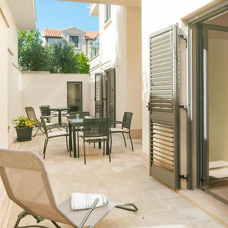 Stunning In With House Sea View Appartement