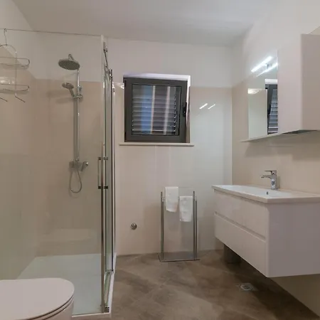 Stunning In With House Sea View *